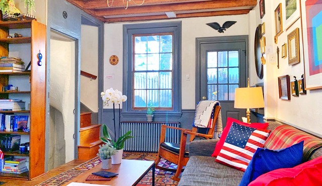 The Historic & Walkable Philadelphia Washington Square West 2 bed/2 bath Home in Philadelphia