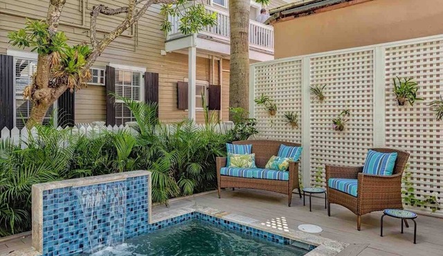 *THE TOASTED COCONUT @ OLD TOWN* Pool + Last Key White Glove Service. in Key West