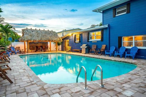 TIKI BLUE-Fun for Big Groups-Near Beach, Hot Tub, Heated Pool in Cocoa Beach