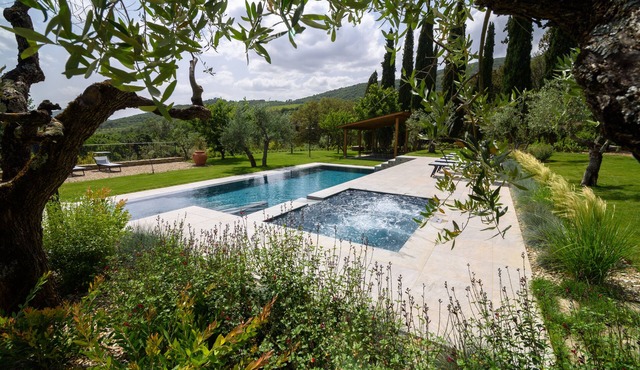 Tuscan Villa private infinity pool, exclusive location, AC, extra services in cortona