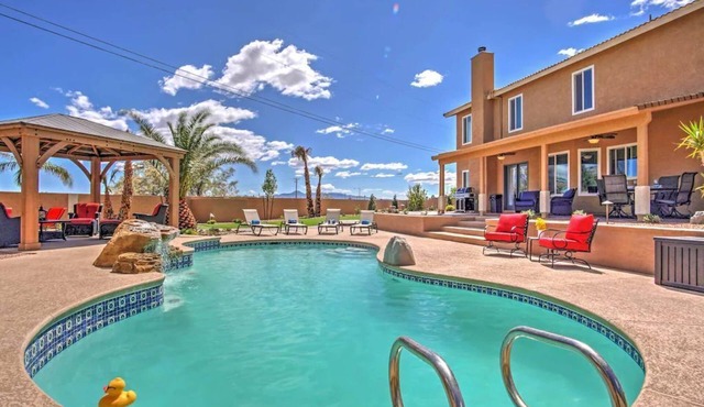 Ultimate Las Vegas Home with private Backyard Oasis 5 Minutes to Strip🏖️⛳️🏀🏓 in Las Vegas