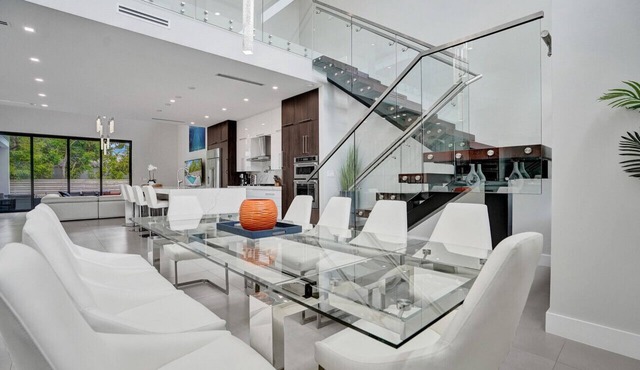 Villa Sua · New Luxury Pool Home with Mini-Golf in Fort Lauderdale