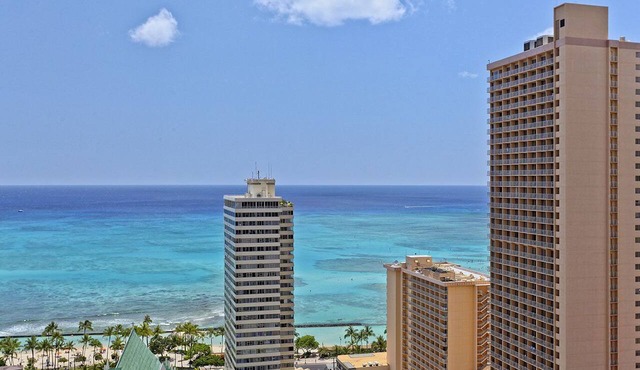 Waikiki Banyan - Ocean View, Free Parking, Beach Gear plus lots of extras! in Honolulu