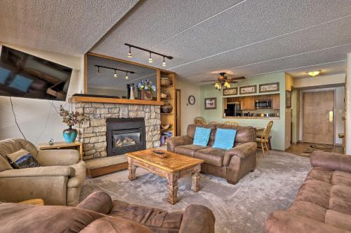 Walk to American Eagle Lift: Copper Mountain Condo in Copper Mountain