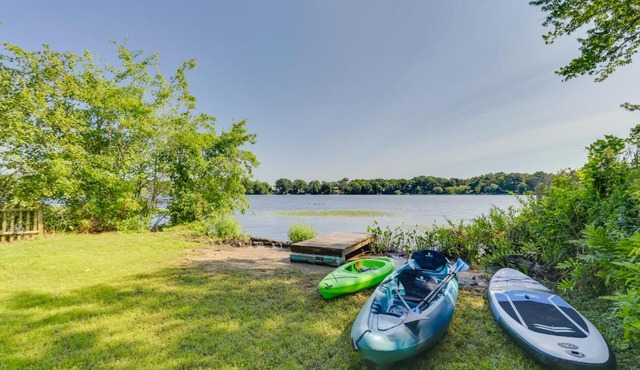 Waterfront Rhode Island Abode with Kayaks and Dock! in Warwick