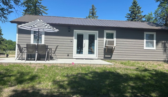 Waters Edge Cabin on Big McDonald Lake-Pickleball-Bike path-swimming-fishing in Dent