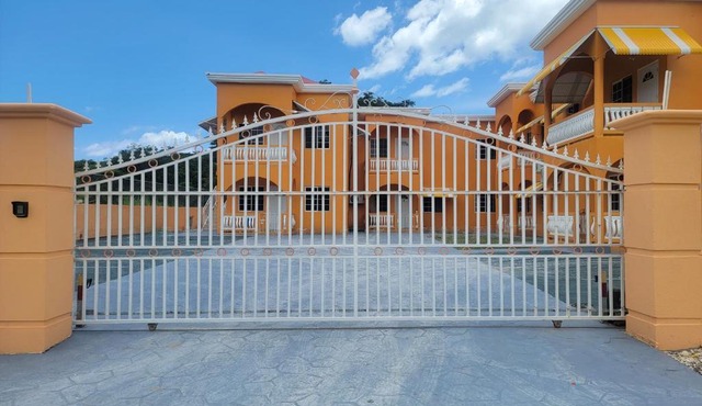 Windsor Luxury Palace in Torrington