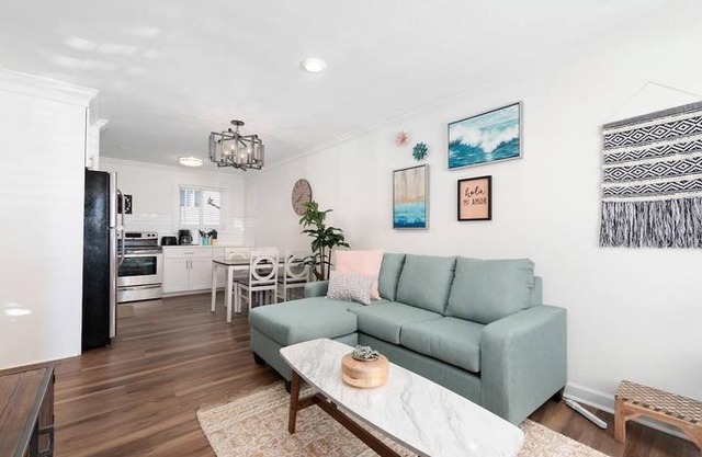 Dune Cottage Tide Suite (2-Bd/2-Bth Beach Condo) in Norfolk