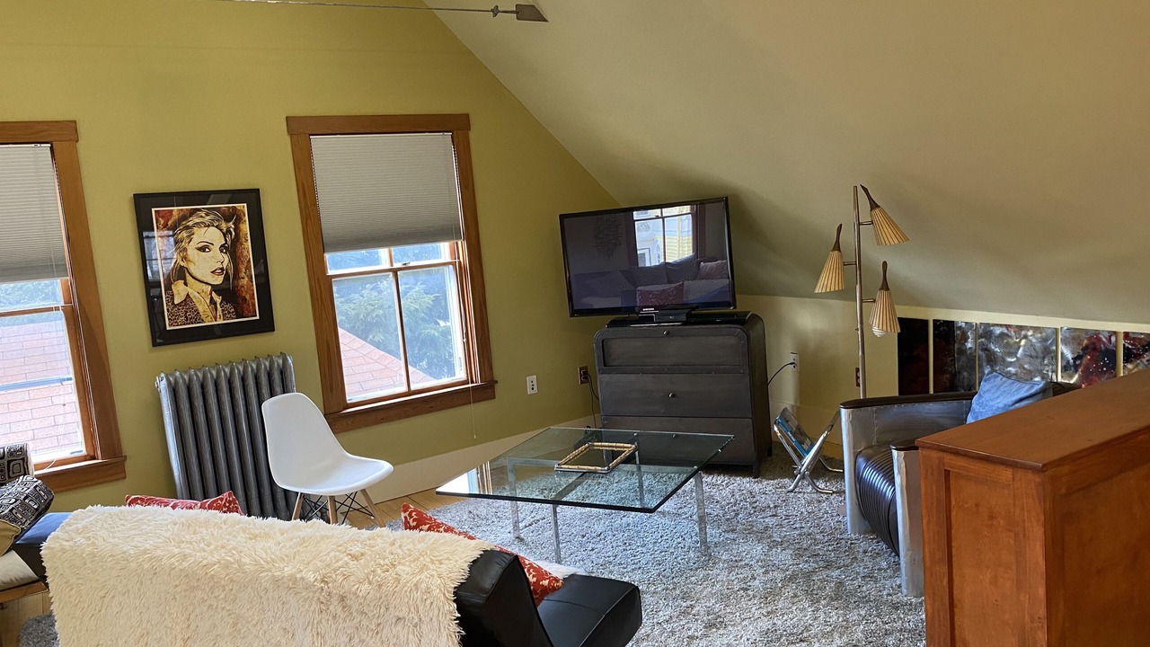 Photo of Livingroom in Edgewood