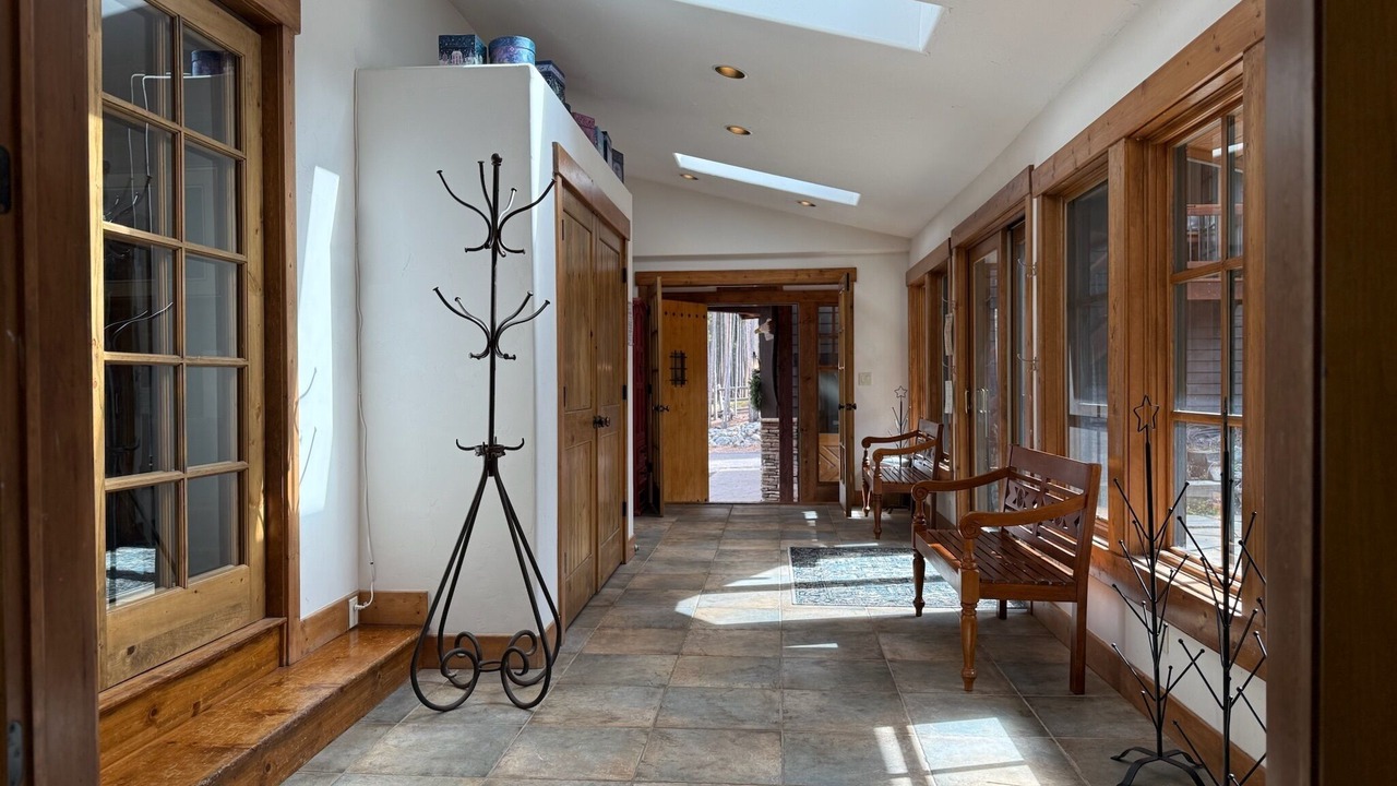Photo of Bedroom in Peak 8
