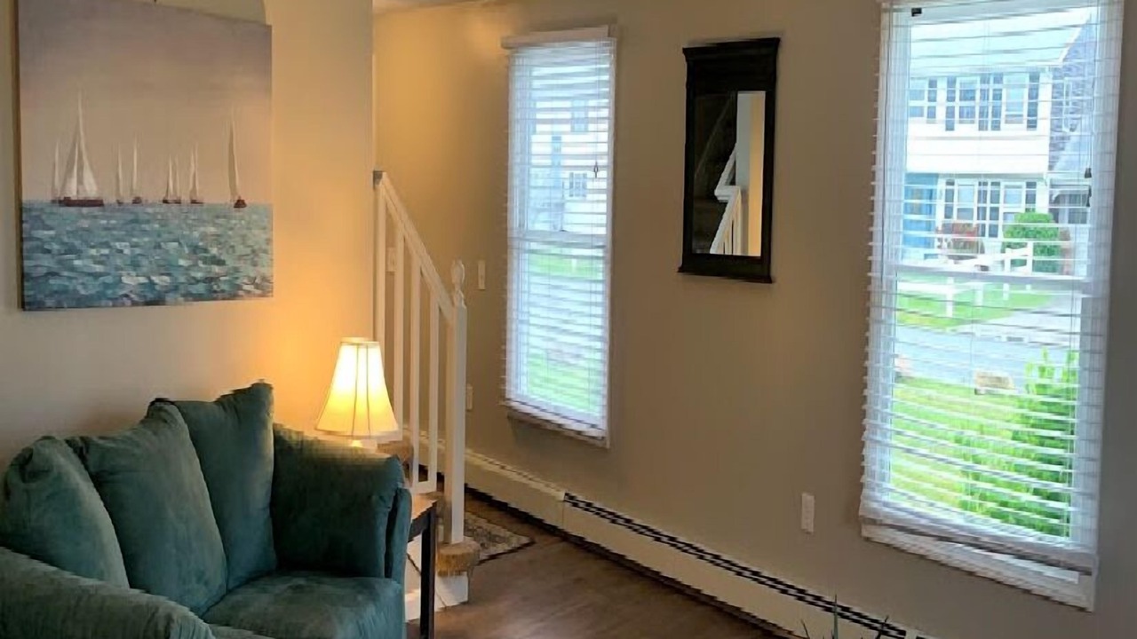 Photo of Livingroom in Eastward Look
