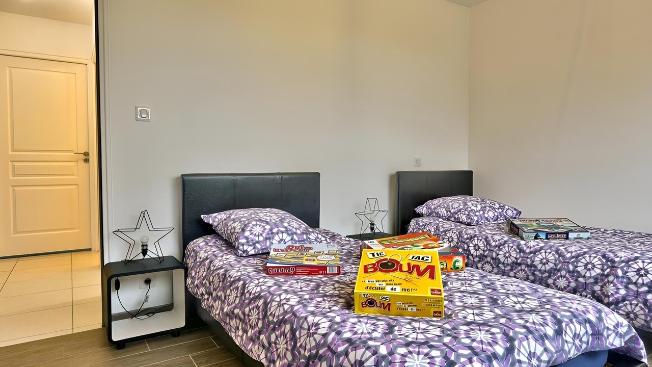 Photo of Bedroom in Edern