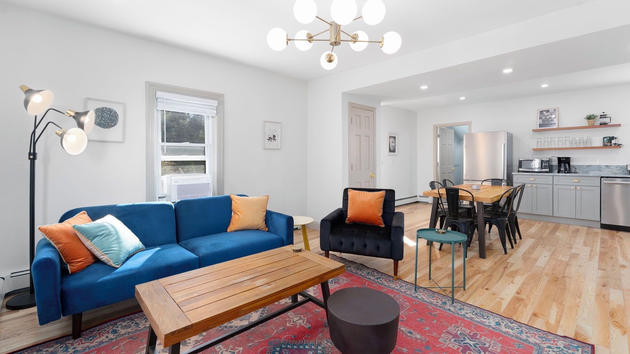 Photo of Livingroom in Fox Point