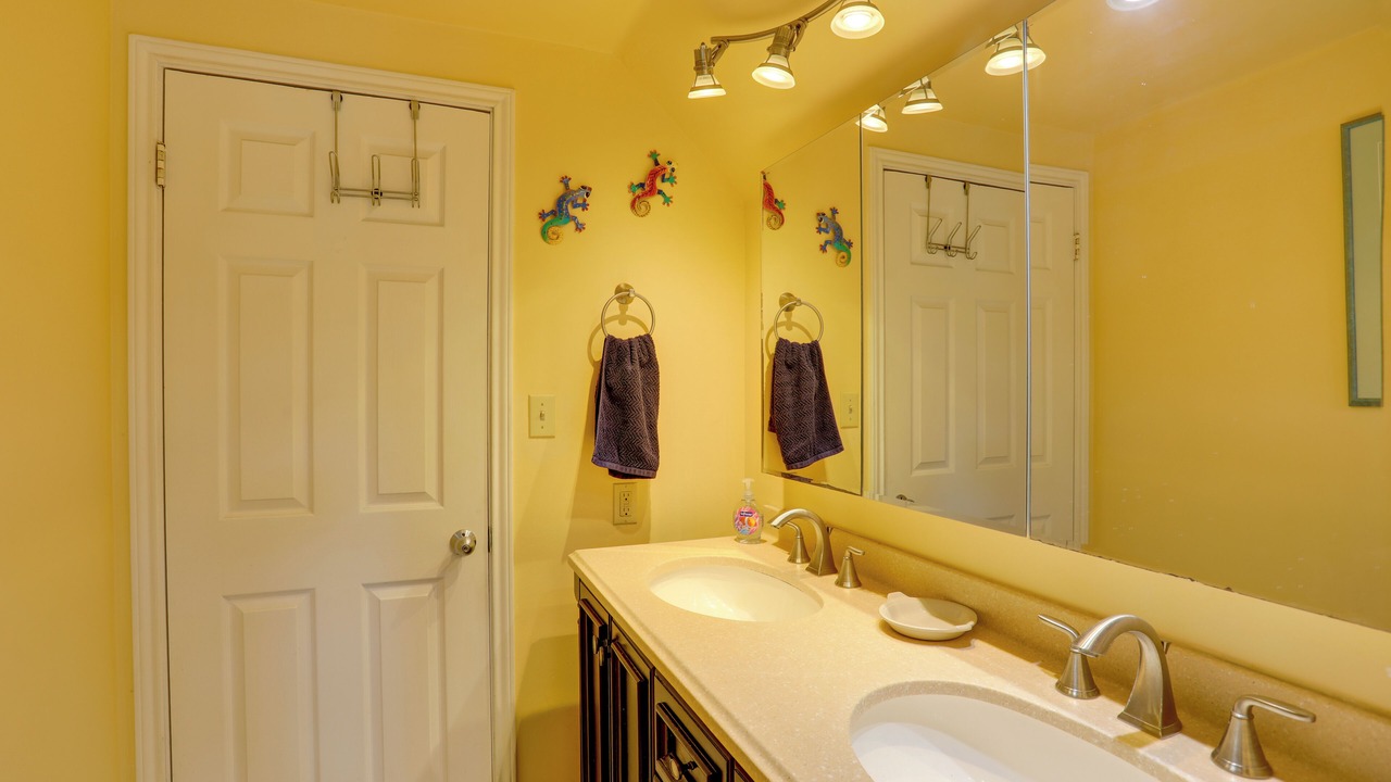 Photo of Bathroom in Truman Annex