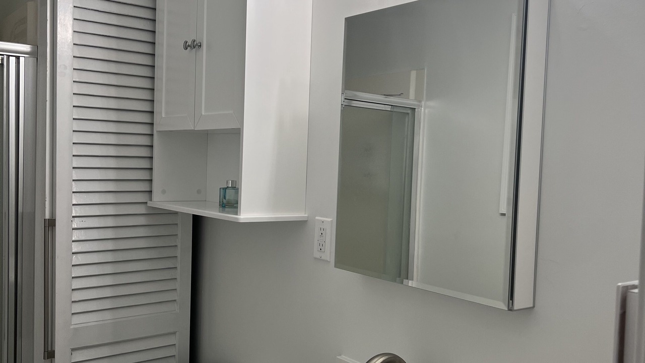 Photo of Bathroom in Wall