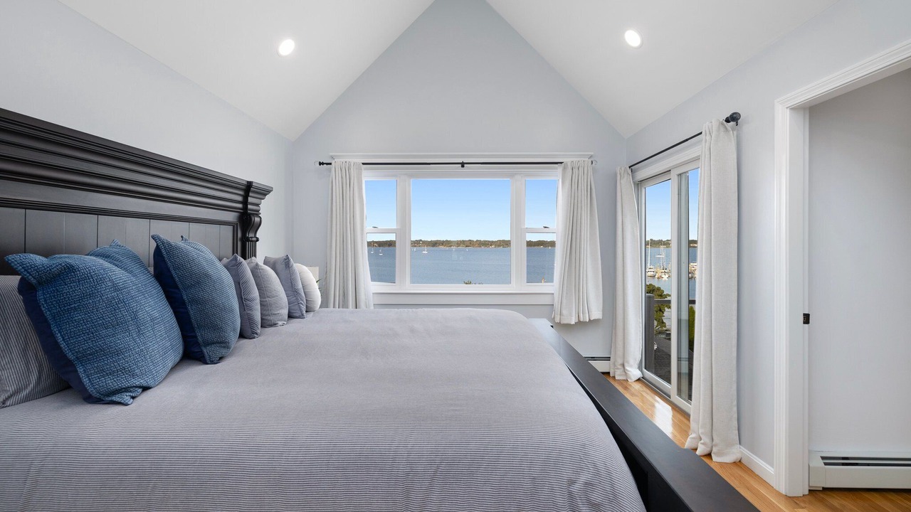 Photo of Bedroom in Edgewood