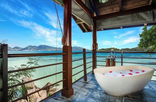 Round Island Hotel | Enchanted Island Resort