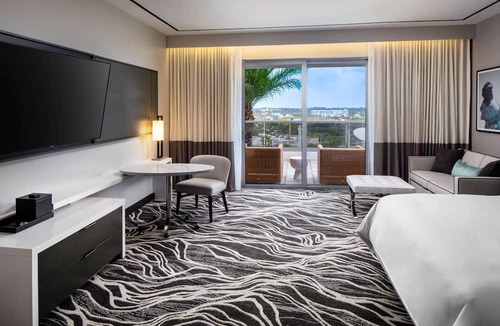 Aventura Hotel | Hilton Miami Aventura