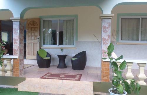 Anse Volbert Village House | Villa Bananier Guest House