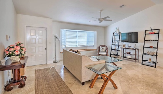 Pool Access & Beach Gear! Canalfront Naples Home in Naples