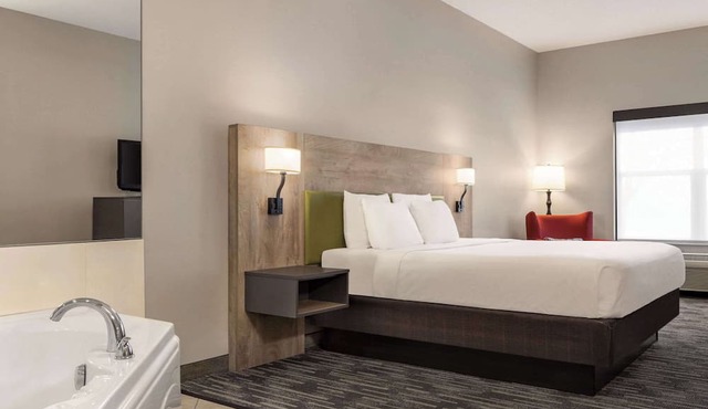 Country Inn & Suites by Radisson, St. Cloud East, MN in St Cloud