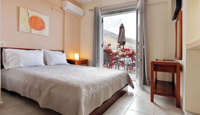 Ballas Apartments in Kefalonia