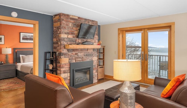East Bay Suites in Grand Marais