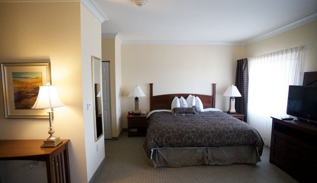 Queen Studio Suite w/Free Daily Breakfast in San Antonio