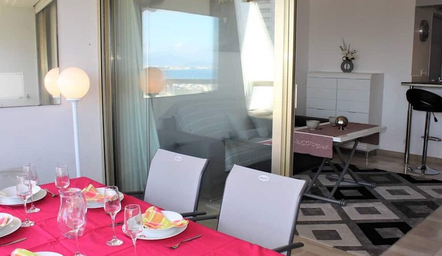 Villeneuve-Loubet: Air-conditioned apartment, 2 rooms, 4 sleeps, optional parking in Villeneuve-Loubet