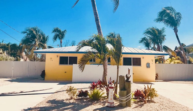 DUPLEX IN DUCK KEY, 2 Bedroom/2 Bath, W/Private 90' Dock, Trailer Storage INCL in Marathon