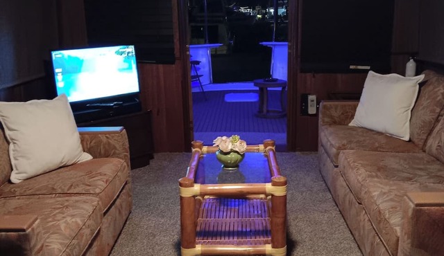 Hatteras Sleeps 8 & SelfDrive 20' Pontoon Fishing Lobstering Snorkeling Sandbar in Key West