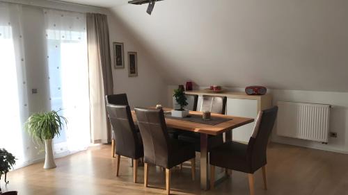 Ferienwohnung Für 6 Personen 80 M² in Ilmenau
